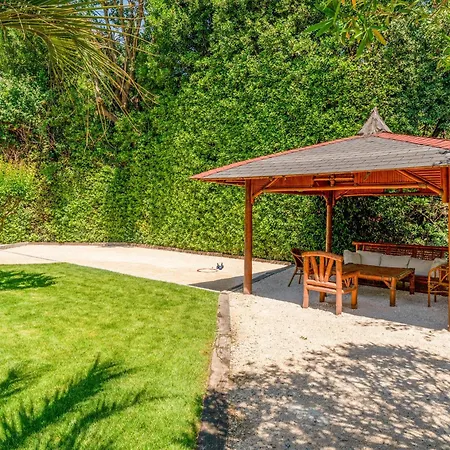 Domaine L'oasis De Holiday home Boisset-et-Gaujac
